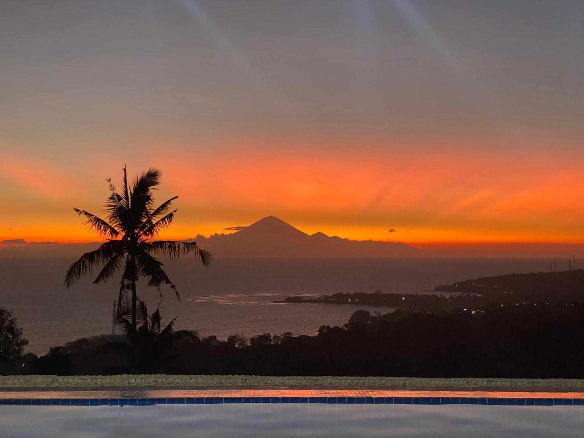 Villa Umbrella Lombok Senggigi Buitenkant foto