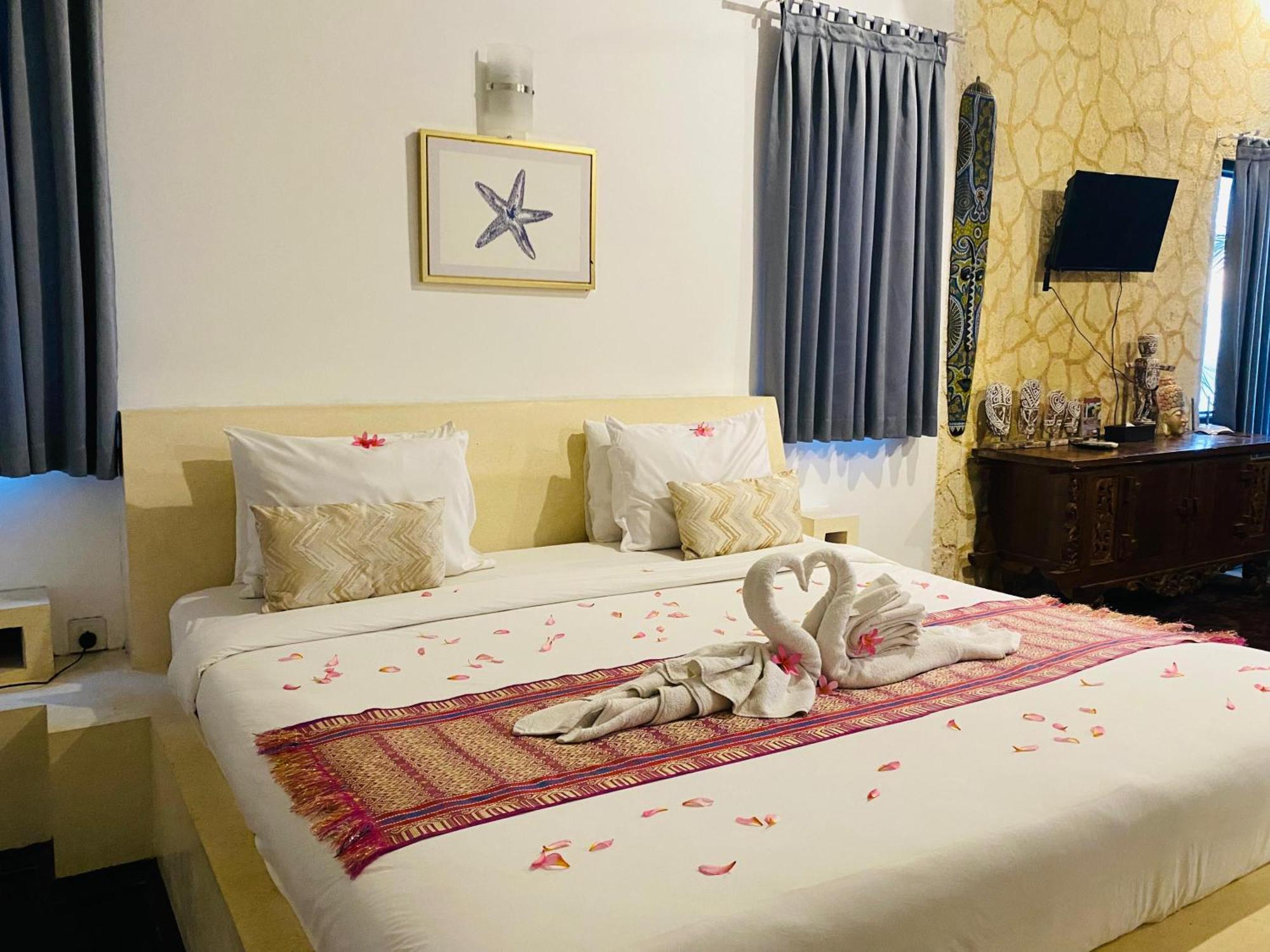 Villa Umbrella Lombok Senggigi Buitenkant foto