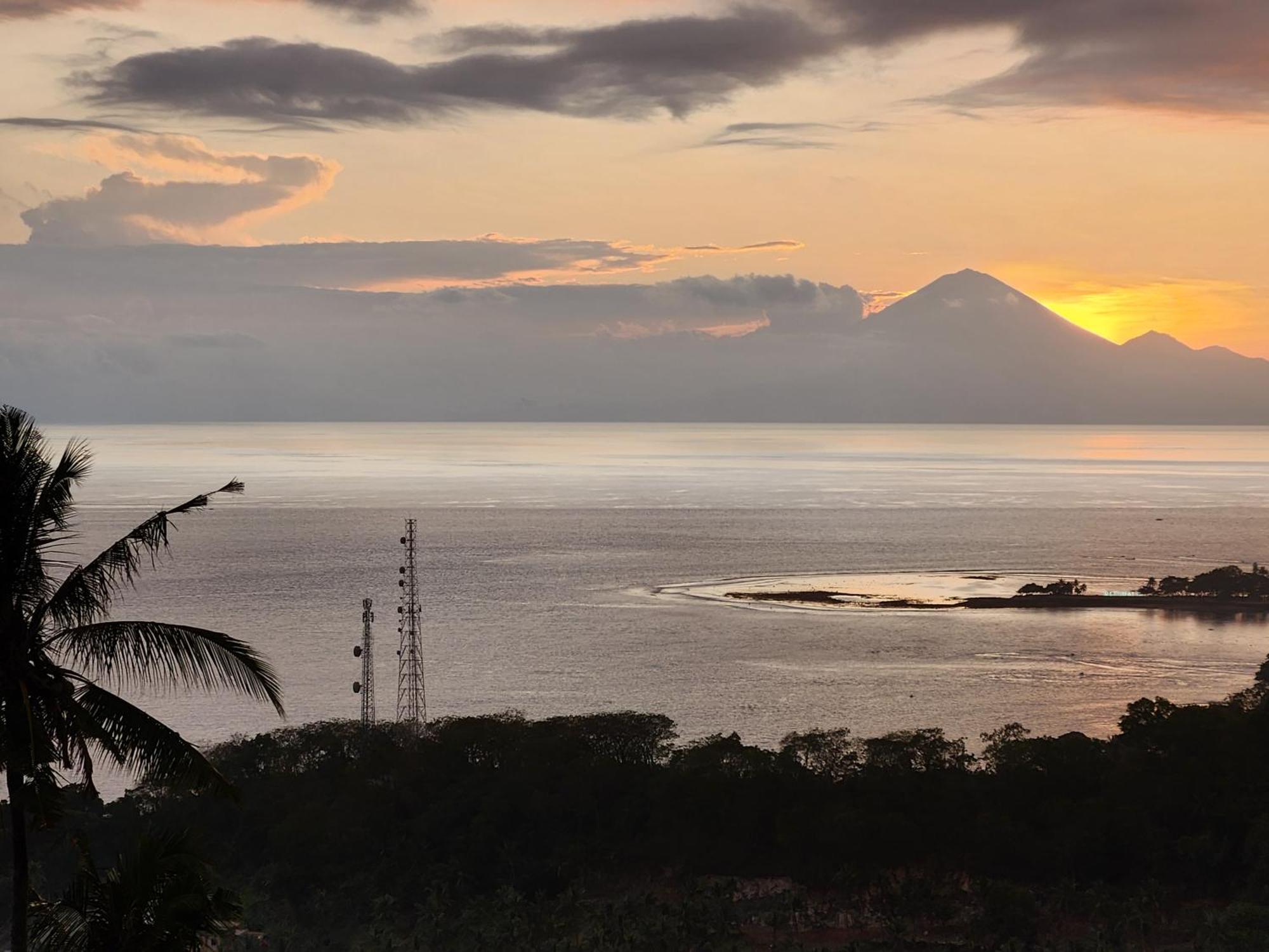 Villa Umbrella Lombok Senggigi Buitenkant foto