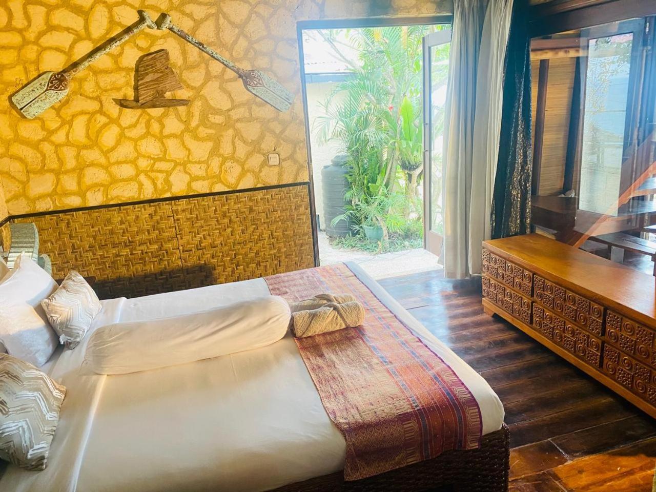 Villa Umbrella Lombok Senggigi Buitenkant foto